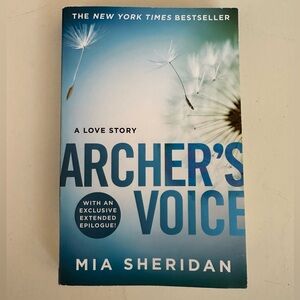 Paperback Archer’s Voice by Mia Sheridan